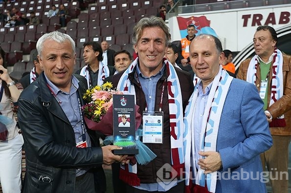 Trabzonspor'da efsanelere plaket verildi