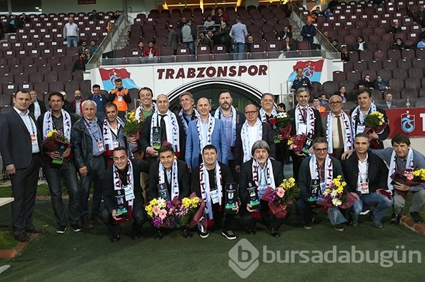 Trabzonspor'da efsanelere plaket verildi