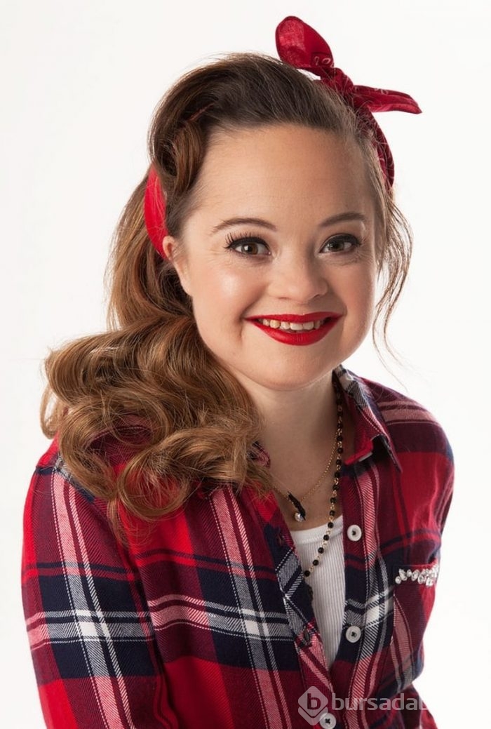 Dünyanın ilk Down sendromlu modeli Katie Meade
