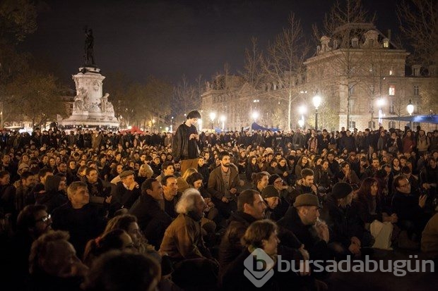 Paris'te "Gece Ayakta" eylemi
