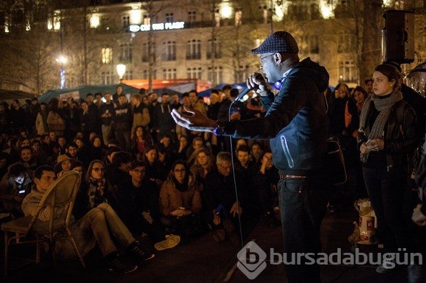 Paris'te "Gece Ayakta" eylemi
