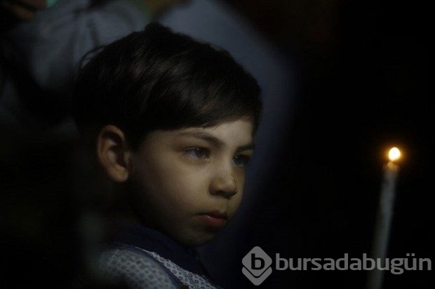 Gazzeli çocuklardan "mum yakma" eylemi
