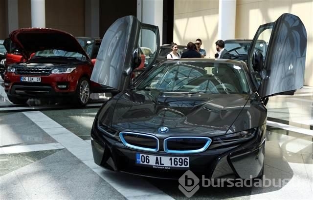 Dev holdingin lüks otomobilleri satılıyor