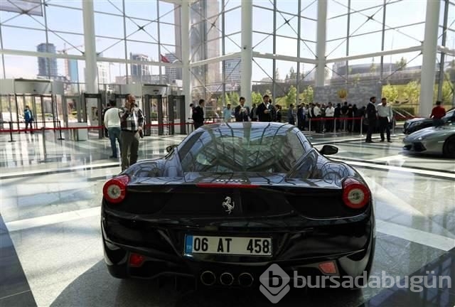 Dev holdingin lüks otomobilleri satılıyor