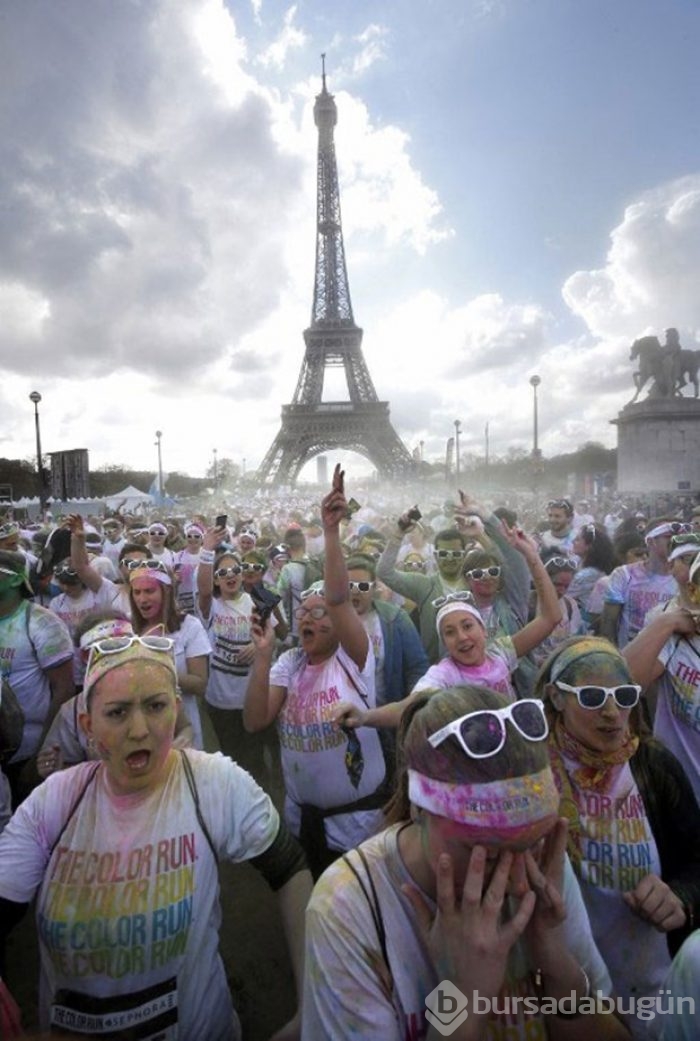 Paris'te renkli koşu