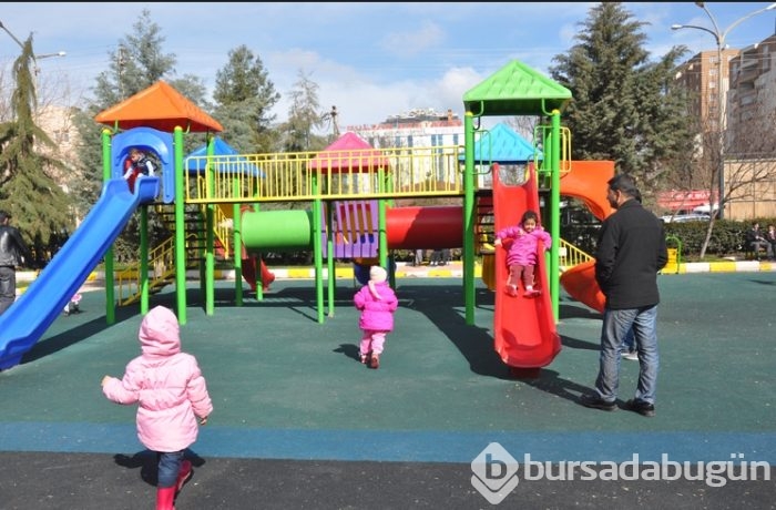 Yaratıcı bir çocukluğun katili: Rengarenk plastikten oyun parkları