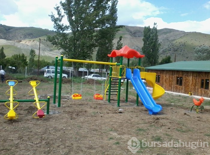 Yaratıcı bir çocukluğun katili: Rengarenk plastikten oyun parkları