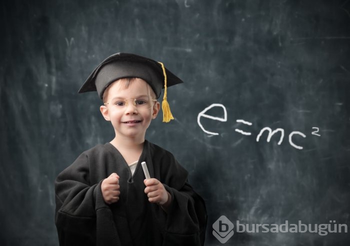 Görünüşünüz ne kadar zeki olduğunuz konusunda bir algı yaratıyor
