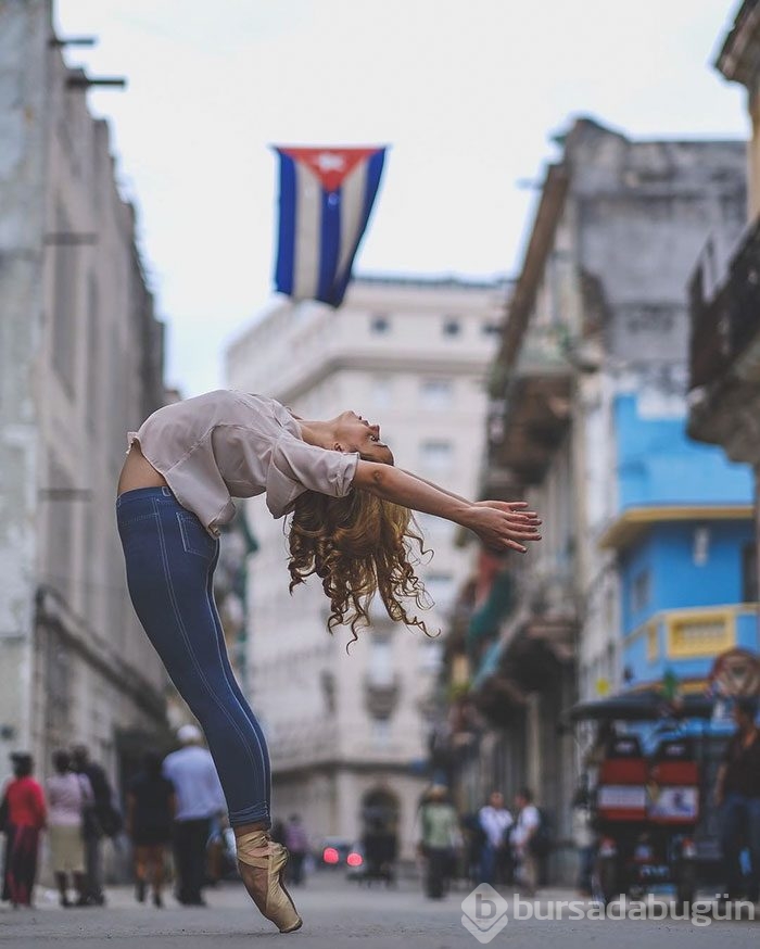 Küba sokakları dansa doydu