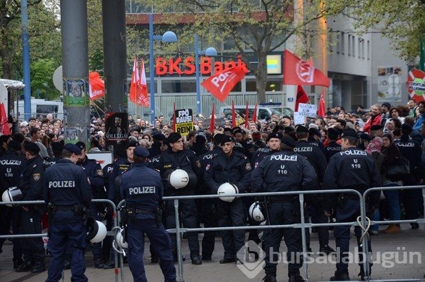 Avusturya'da sığınmacı karşıtı miting