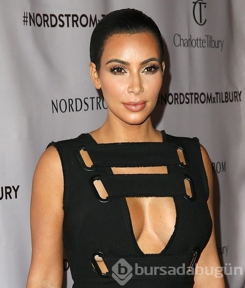 Kim Kardashian ten rengi tulum giyerse...