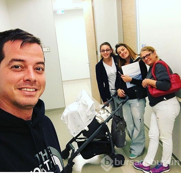 Alp Kırşan'dan çekirdek aile pozu