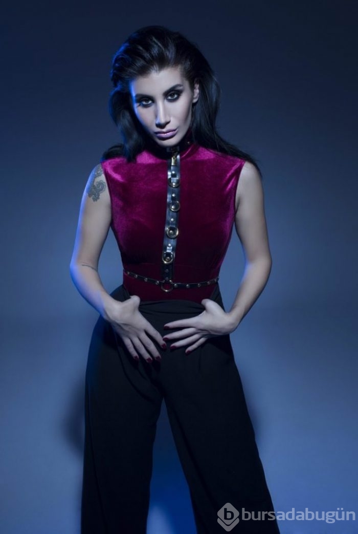İrem Derici ağzını fena bozdu!