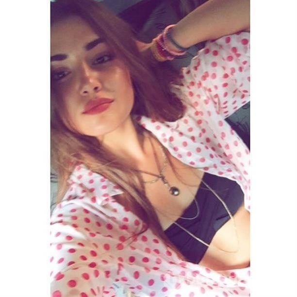 Hande Erçel'in partneri belli oldu