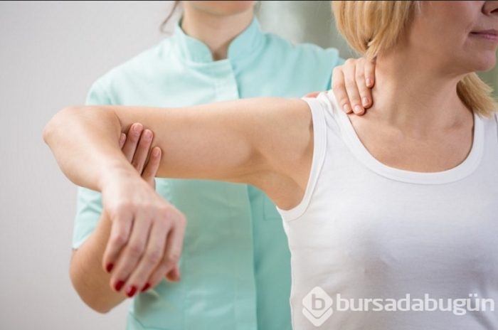 Eğer bir kolunuzu kaldırdığınızda ağrıyorsa dikkat!
