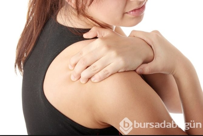 Eğer bir kolunuzu kaldırdığınızda ağrıyorsa dikkat!