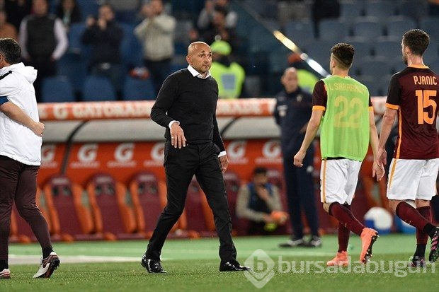 39 yaşındaki Totti dümene geçti!
