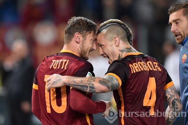 39 yaşındaki Totti dümene geçti!
