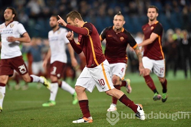 39 yaşındaki Totti dümene geçti!

