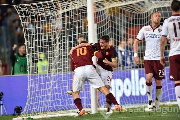 39 yaşındaki Totti dümene geçti!
