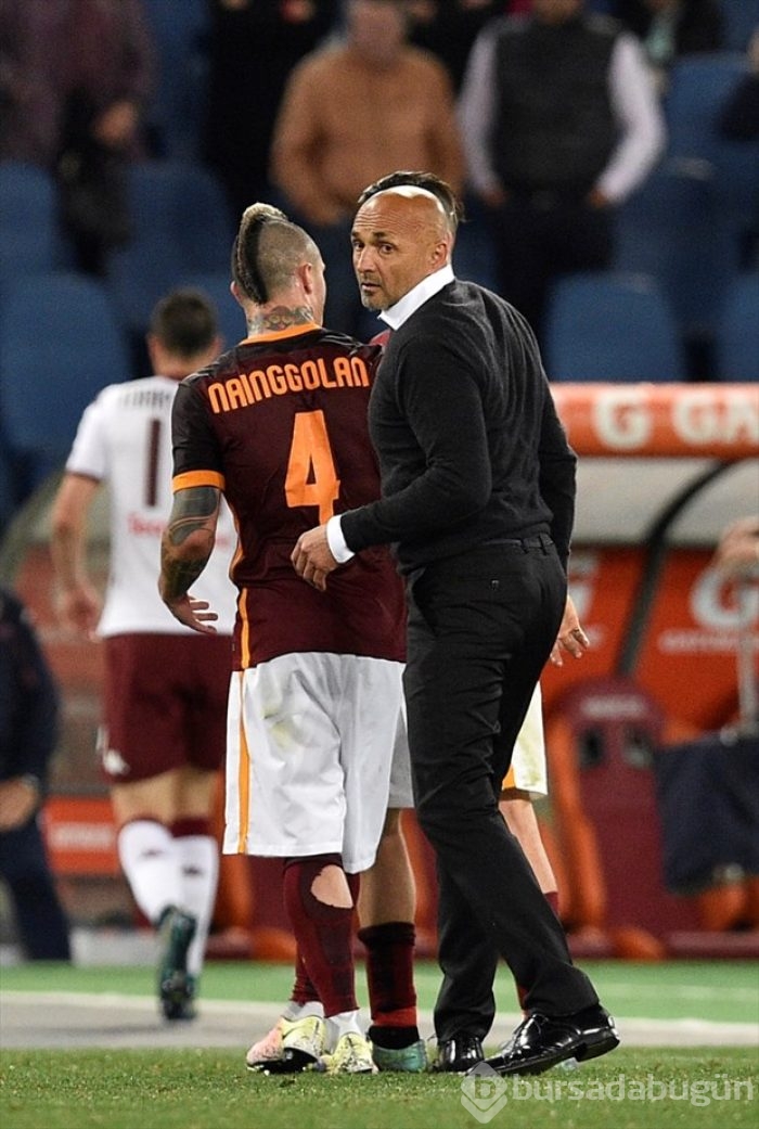 39 yaşındaki Totti dümene geçti!

