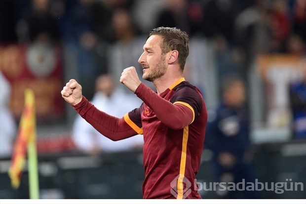 39 yaşındaki Totti dümene geçti!
