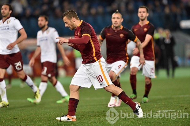 39 yaşındaki Totti dümene geçti!
