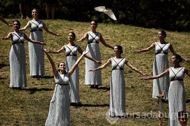 Olimpiyat meşalesi Yunanistan'da yakıldı

