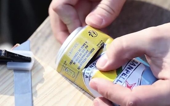 Çılgın deneycinin kola kutusundan yaptığına çok şaşıracaksınız...