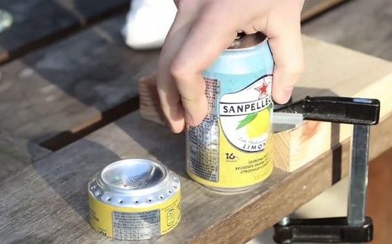 Çılgın deneycinin kola kutusundan yaptığına çok şaşıracaksınız...