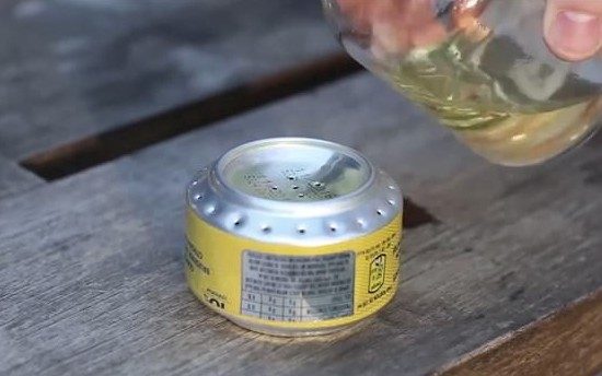 Çılgın deneycinin kola kutusundan yaptığına çok şaşıracaksınız...