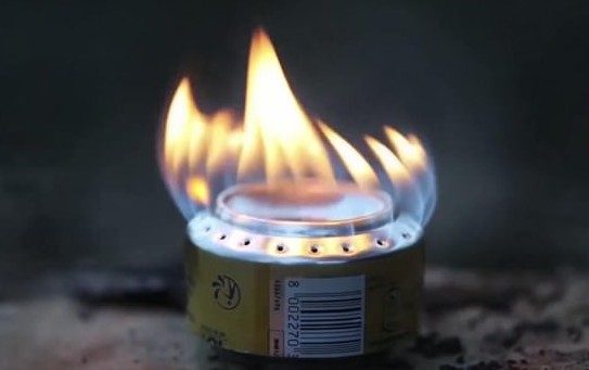 Çılgın deneycinin kola kutusundan yaptığına çok şaşıracaksınız...