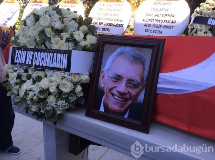 Attila Özdemiroğlu'nun cenazesindeki fotoğrafla ilgili konuştu