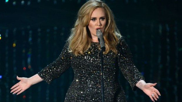 Adele'e yeni unvan: Gelmiş geçmiş en zengin kadın şarkıcı
