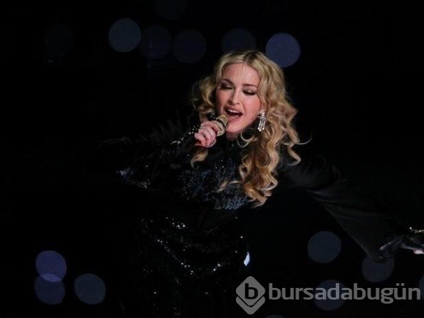 Adele'e yeni unvan: Gelmiş geçmiş en zengin kadın şarkıcı
