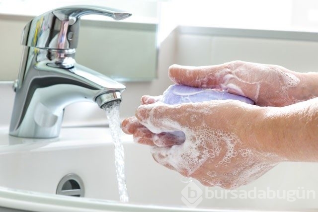 Sifonun içine su dolu pet şişe koyarsanız...