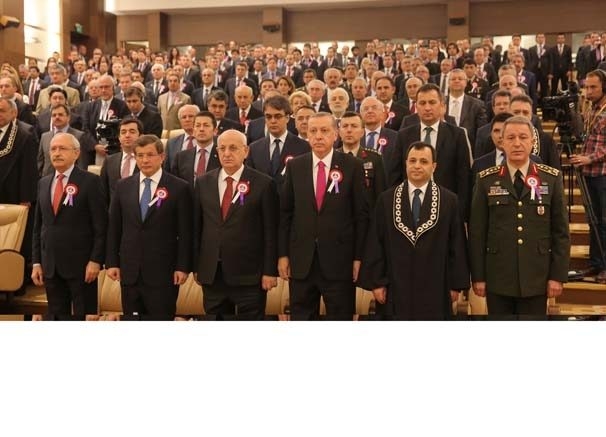 Erdoğan, Kılıçdaroğlu ile tokalaşmadı