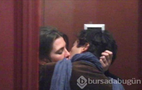 Yeni aşkıyla öpüşürken yakalandı