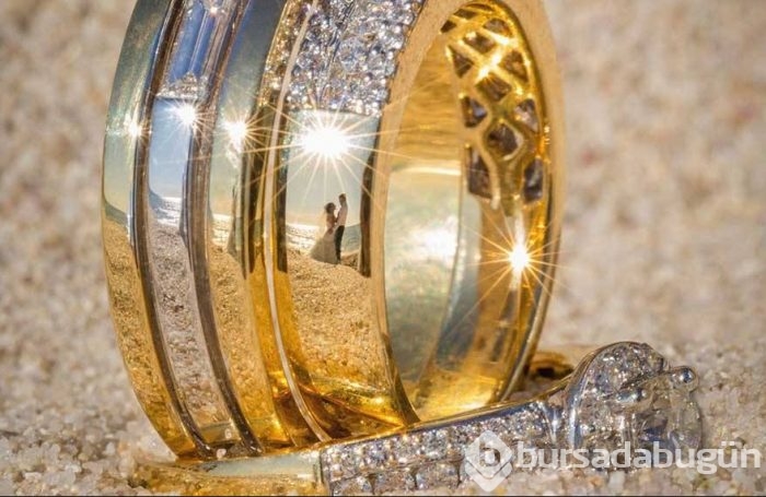 Düğün fotoğrafçılığında yeni boyut: Alyanslara yansıyan fotoğraflar