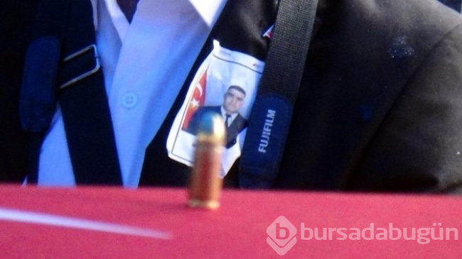 Şehidin amcası tabuta kurşun bıraktı