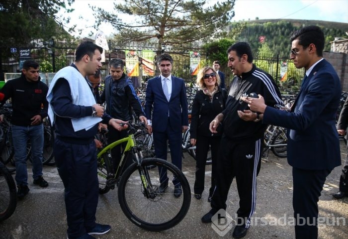 Bakanlar sağlıklı yaşam için pedal çevirdi