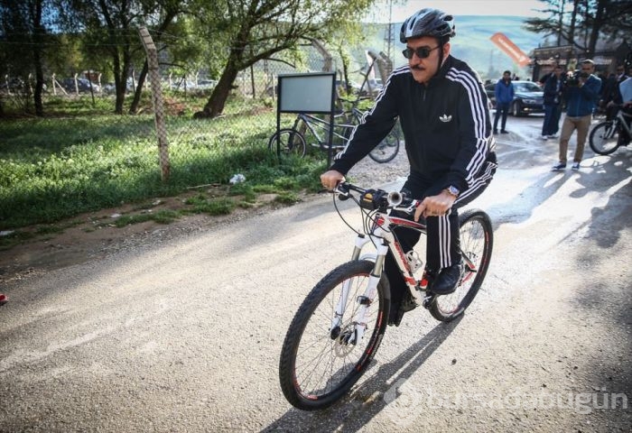 Bakanlar sağlıklı yaşam için pedal çevirdi