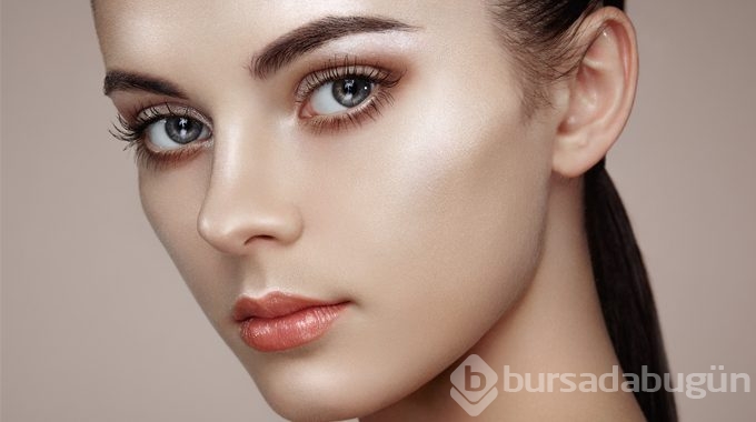 Trend: Strobing makyaj