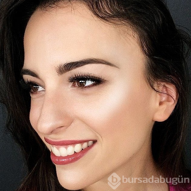 Trend: Strobing makyaj