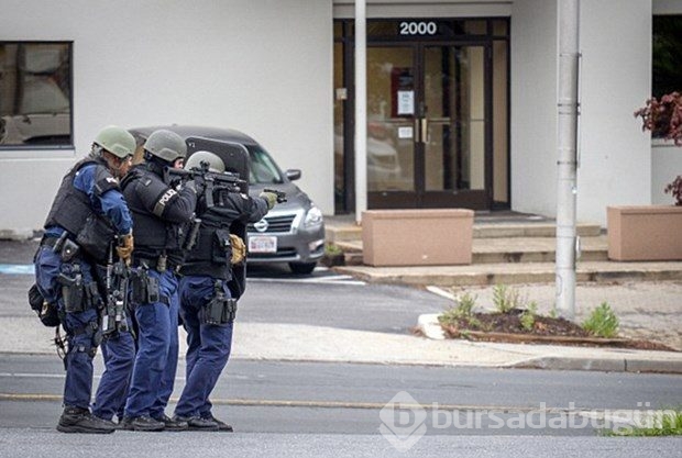 Hayvan kostümlü bombacıyı polis vurdu