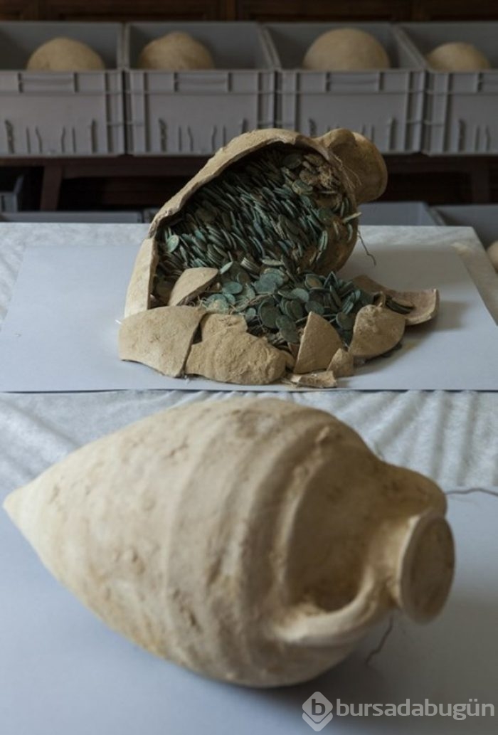 Su borularını tamir eden işçiler 600 kilo altın buldu
