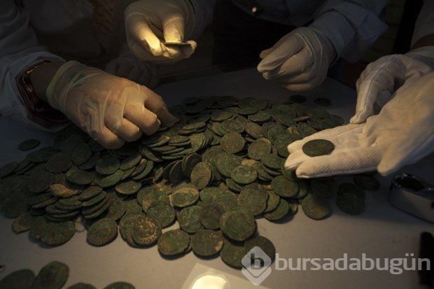 Su borularını tamir eden işçiler 600 kilo altın buldu
