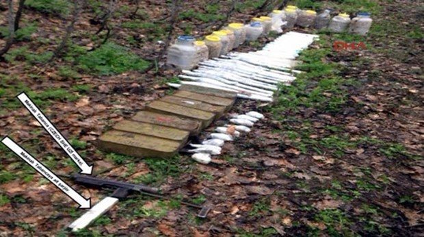 Bingöl'de PKK cephaneliği ele geçirildi
