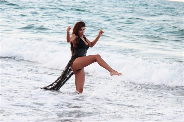 Hatice, 'Pop'a soyundu!