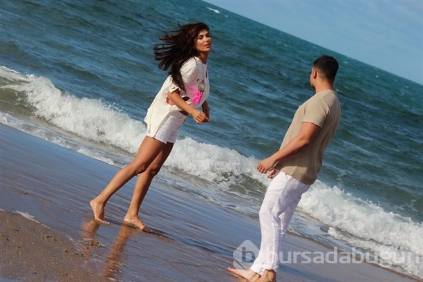 Hatice, 'Pop'a soyundu!